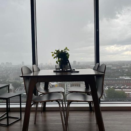 Luxury 2 Bedroom En-Suite Apartment Balcony Views Manchester Esterno foto