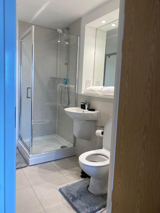 Luxury 2 Bedroom En-Suite Apartment Balcony Views Manchester Esterno foto