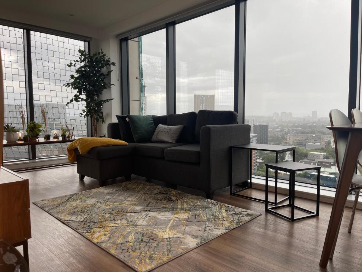 Luxury 2 Bedroom En-Suite Apartment Balcony Views Manchester Esterno foto